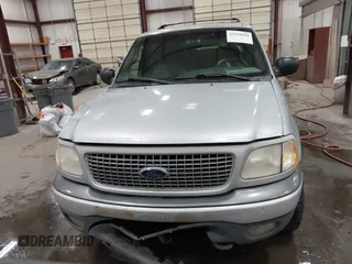 2000 Ford Expedition Special Service z VIN 1FMFU16L2YLC02530, wystawiony jako IAAI lot #42238010 z przebiegiem Nie podano mil oraz . Historia ofert i sprzedaży dostępna na DreamBid. Obrazek 12.