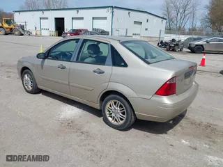 2007 Ford Focus S with VIN 1FAFP34N17W103292, listed as a IAAI auction lot 42093567 with 126,183 mi miles. Bid and sale history available at carsss.com. Image 3.
