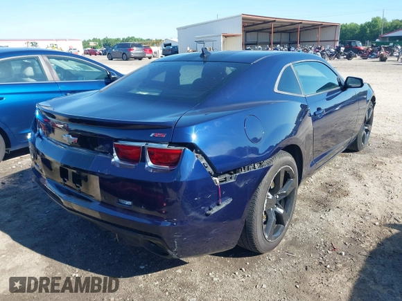 2011 Chevrolet Camaro 1LT z VIN 2G1FB1ED0B9124065, wystawiony jako IAAI lot #42203698 z przebiegiem 190 555 mil mil oraz . Historia ofert i sprzedaży dostępna na DreamBid. Obrazek 4.