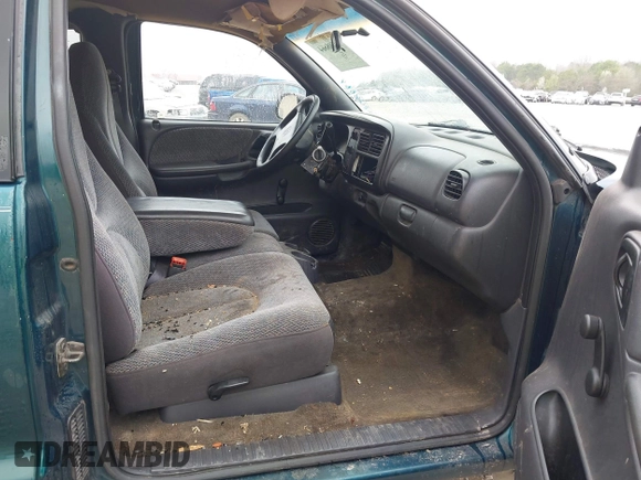 1997 Dodge Dakota with VIN 1B7GL23X8VS130176, listed as a IAAI auction lot 41808664 with 161,552 mi miles. Bid and sale history available at carsss.com. Image 5.