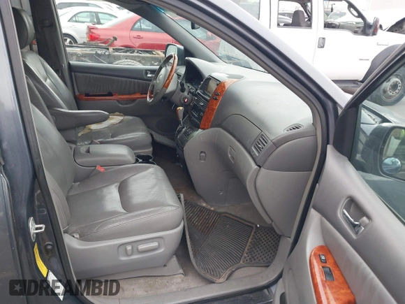 2009 Toyota Sienna XLE with VIN 5TDBK22C19S027059, listed as a IAAI auction lot 42105532 with 241,532 mi miles. Bid and sale history available at carsss.com. Image 5.