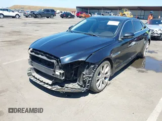 2016 Jaguar XJ Portfolio z VIN SAJWA2G76G8V97013, wystawiony jako IAAI lot #42239189 z przebiegiem Nie podano mil oraz . Historia ofert i sprzedaży dostępna na DreamBid. Obrazek 18.