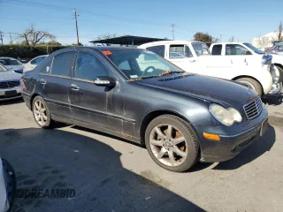 2003 Mercedes-Benz C 230/260/280/320 with VIN WDBRF64J23F402131, listed as a Copart auction lot 44803385 with 194,202 mi miles and Clean Title. Bid and sale history available at DreamBid. Image 4.