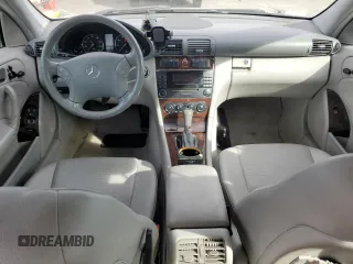 2005 Mercedes-Benz C 320 with VIN WDBRF64J75F581799, listed as a Copart auction lot 75458214 with 136,432 mi miles and Clean Title. Bid and sale history available at DreamBid. Image 8.