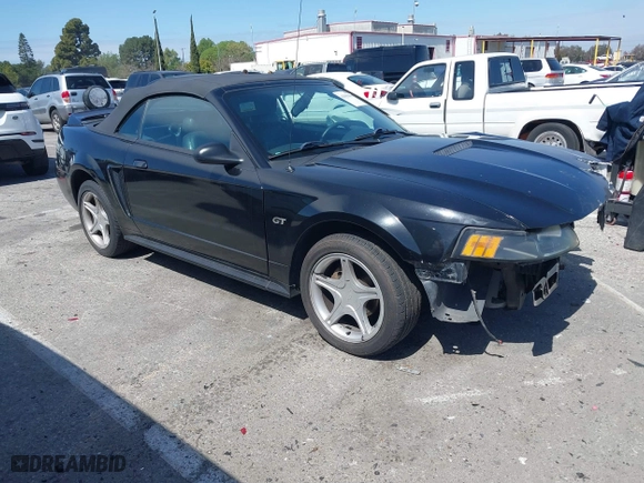 2000 Ford Mustang GT with VIN 1FAFP45X8YF266626, listed as a IAAI auction lot 41803869 with NaN miles. Bid and sale history available at carsss.com. Image 1.