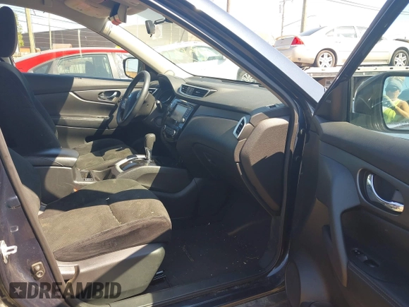 2015 Nissan Rogue SL with VIN 5N1AT2MV1FC852888, listed as a IAAI auction lot 40270127 with 132,354 mi miles and . Bid and sale history available at carsss.com. Image 5.