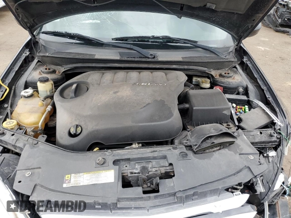2013 Chrysler 200 Touring z VIN 1C3CCBBG7DN608198, wystawiony jako Copart lot #47778865 z przebiegiem 152 026 mil mil oraz Szkoda całkowita • Salvage title. Historia ofert i sprzedaży dostępna na DreamBid. Obrazek 11.