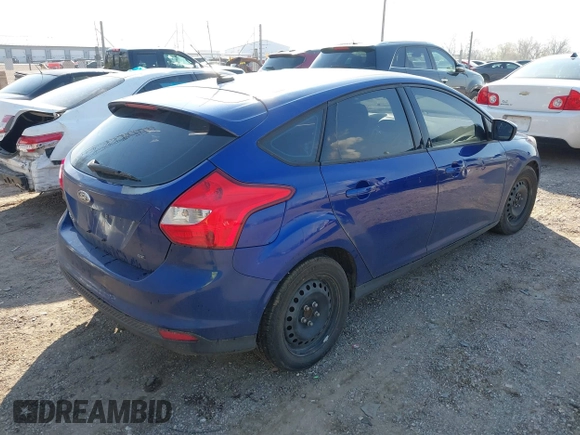 2012 Ford Focus SE z VIN 1FAHP3K28CL297610, wystawiony jako IAAI lot #41999068 z przebiegiem 164 482 mil mil oraz . Historia ofert i sprzedaży dostępna na DreamBid. Obrazek 4.