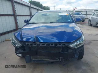 2017 Hyundai Elantra SE z VIN 5NPD74LF6HH180684, wystawiony jako IAAI lot #42359575 z przebiegiem 68 339 mil mil oraz . Historia ofert i sprzedaży dostępna na DreamBid. Obrazek 13.