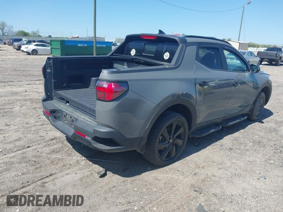 2023 Hyundai Santa Cruz Night Edition z VIN 5NTJCDAF1PH046277, wystawiony jako IAAI lot #41955169 z przebiegiem 48 121 mil mil oraz . Historia ofert i sprzedaży dostępna na DreamBid. Obrazek 4.