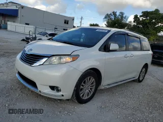 2017 Toyota Sienna XLE Auto Access Seat with VIN 5TDYZ3DC3HS801416, listed as a Copart auction lot 45015455 with 66,951 mi miles and Salvage Title. Bid and sale history available at carsss.com. Image 1.