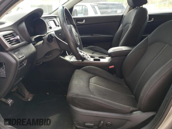 2016 Kia Optima LX z VIN 5XXGT4L34GG098901, wystawiony jako Copart lot #54388685 z przebiegiem 136 223 mil mil oraz Szkoda całkowita • Salvage title. Historia ofert i sprzedaży dostępna na DreamBid. Obrazek 7.
