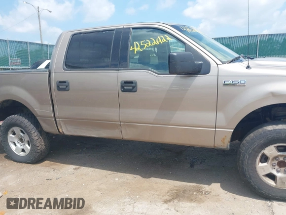 2004 Ford F-150 XLT z VIN 1FTPW145X4KA58345, wystawiony jako IAAI lot #42522422 z przebiegiem Nie podano mil oraz . Historia ofert i sprzedaży dostępna na DreamBid. Obrazek 6.