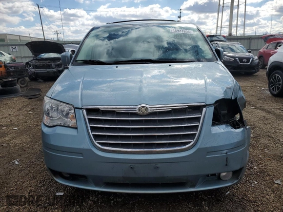 2008 Chrysler Town & Country Touring с VIN 2A8HR54P98R803719, выставлен на аукционе Copart как лот 46931805 с пробегом 159 751 миль миль и Списание • Salvage title. История ставок и продаж доступна на DreamBid. Изображение 5.