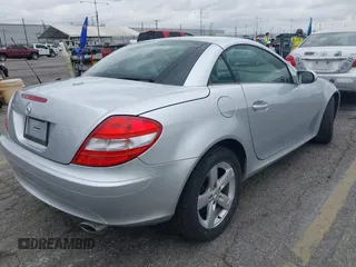 2006 Mercedes-Benz SLK 280 z VIN WDBWK54F26F130107, wystawiony jako IAAI lot #42067876 z przebiegiem 167 518 mil mil oraz . Historia ofert i sprzedaży dostępna na DreamBid. Obrazek 4.