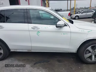 2022 Mercedes-Benz GLC 300 with VIN W1N0G8DB0NG080347, listed as a IAAI auction lot 42136270 with 30,480 mi miles and . Bid and sale history available at DreamBid. Image 13.