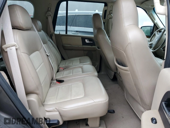 2005 Ford Expedition Eddie Bauer z VIN 1FMFU18595LA27431, wystawiony jako Copart lot #42250805 z przebiegiem 152 116 mil mil oraz Czysty tytuł • Clean title. Historia ofert i sprzedaży dostępna na DreamBid. Obrazek 11.