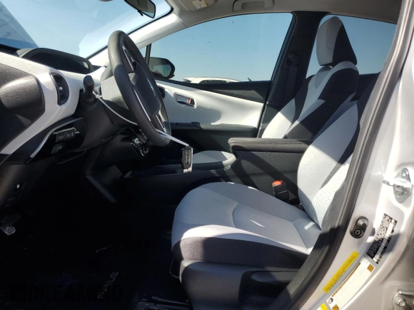 2018 Toyota Prius Two with VIN JTDKBRFU1J3073217, listed as a Copart auction lot 52007715 with 68,688 mi miles and Salvage Title. Bid and sale history available at DreamBid. Image 7.