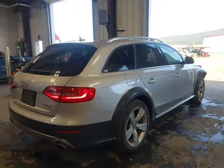2013 Audi allroad A4 Premium Plus z VIN WA1UFAFL5DA210465, wystawiony jako IAAI lot #42207403 z przebiegiem 217 477 mil mil oraz . Historia ofert i sprzedaży dostępna na DreamBid. Obrazek 4.