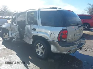 2006 Chevrolet TrailBlazer with VIN 1GNDT13S162124181, listed as a IAAI auction lot 41606926 with 200,785 mi miles and . Bid and sale history available at DreamBid. Image 3.