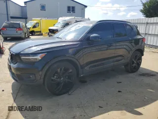 2019 Volvo XC40 R-Design z VIN YV4AC2HM5K2045504, wystawiony jako Copart lot #69153604 z przebiegiem 70 413 mil mil oraz Szkoda całkowita • Salvage title. Historia ofert i sprzedaży dostępna na DreamBid. Obrazek 1.