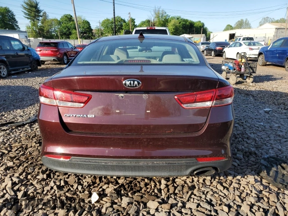 2016 Kia Optima LX z VIN 5XXGT4L35GG042496, wystawiony jako Copart lot #53816495 z przebiegiem 77 924 mil mil oraz Szkoda całkowita • Salvage title. Historia ofert i sprzedaży dostępna na DreamBid. Obrazek 6.