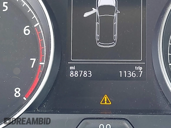 2017 Volkswagen Golf S z VIN 3VWC17AU0HM506857, wystawiony jako IAAI lot #41765913 z przebiegiem 88 783 mil mil oraz . Historia ofert i sprzedaży dostępna na DreamBid. Obrazek 15.