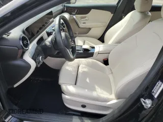 2019 Mercedes-Benz A 220 z VIN WDD3G4FB1KW027478, wystawiony jako Copart lot #54904335 z przebiegiem 64 979 mil mil oraz Szkoda całkowita • Salvage title. Historia ofert i sprzedaży dostępna na DreamBid. Obrazek 7.