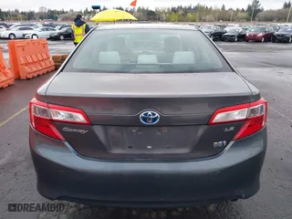 2013 Toyota Camry Hybrid LE with VIN 4T1BD1FK5DU083849, listed as a IAAI auction lot 40916318 with 204,058 mi miles. Bid and sale history available at carsss.com. Image 17.