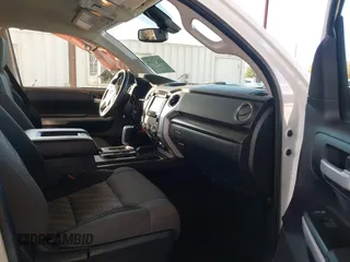 2018 Toyota Tundra SR5 z VIN 5TFDW5F16JX776543, wystawiony jako IAAI lot #40874026 z przebiegiem 59 636 mil mil oraz . Historia ofert i sprzedaży dostępna na DreamBid. Obrazek 5.