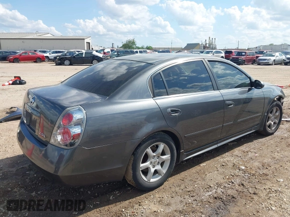 2005 Nissan Altima 2.5 S with VIN 1N4AL11D65C272888, listed as a IAAI auction lot 41895448 with 140,928 mi miles. Bid and sale history available at carsss.com. Image 4.
