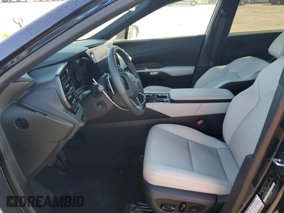 2024 Lexus RX with VIN 2T2BAMCA6RC070070, listed as a Copart auction lot 42631725 with 7,714 mi miles and Salvage Title. Bid and sale history available at carsss.com. Image 7.