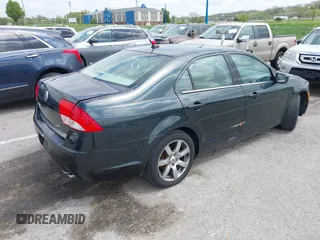 2010 Mercury Milan Premier with VIN 3MEHM0JA7AR639300, listed as a IAAI auction lot 42087582 with 229,400 mi miles. Bid and sale history available at carsss.com. Image 4.
