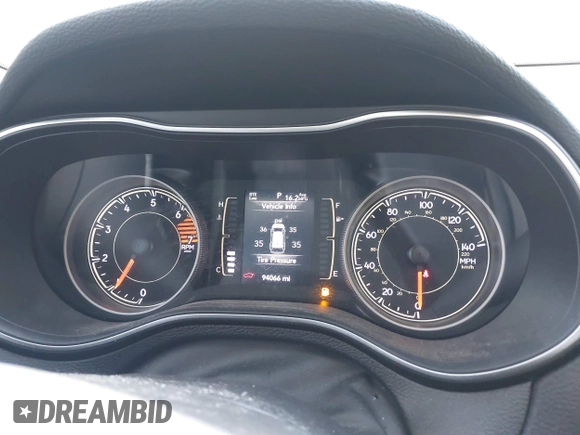 2019 Jeep Cherokee Latitude Plus z VIN 1C4PJLLBXKD308346, wystawiony jako IAAI lot #42146125 z przebiegiem 94 066 mil mil oraz . Historia ofert i sprzedaży dostępna na DreamBid. Obrazek 7.