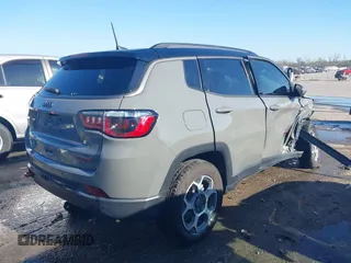 2022 Jeep Compass Trailhawk z VIN 3C4NJDDBXNT108822, wystawiony jako IAAI lot #41158116 z przebiegiem 41 368 mil mil oraz . Historia ofert i sprzedaży dostępna na DreamBid. Obrazek 4.