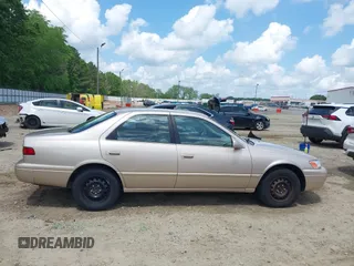 1997 Toyota Camry LE z VIN 4T1BG22K7VU818805, wystawiony jako IAAI lot #42105925 z przebiegiem 140 960 mil mil oraz . Historia ofert i sprzedaży dostępna na DreamBid. Obrazek 13.