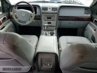 2005 Lincoln Navigator Luxury with VIN 5LMFU27525LJ24507, listed as a Copart auction lot 85340054 with 0 mi miles and Non Repairable. Bid and sale history available at carsss.com. Image 8.