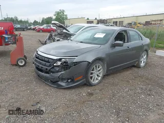 2010 Ford Fusion SEL с VIN 3FAHP0JG2AR322396, выставлен на аукционе IAAI как лот 42411143 с пробегом 136 320 миль миль и . История ставок и продаж доступна на DreamBid. Изображение 2.