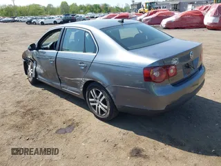 2010 Volkswagen Jetta SE with VIN 3VWRZ7AJXAM007966, listed as a IAAI auction lot 42168604 with 199,632 mi miles and . Bid and sale history available at DreamBid. Image 3.