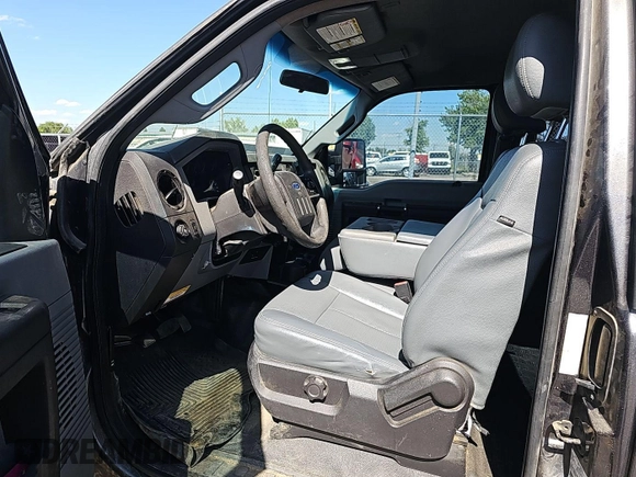 2015 Ford F-250 XLT z VIN 1FT7X2B61FEC57669, wystawiony jako IAAI lot #42466502 z przebiegiem 141 252 mil mil oraz . Historia ofert i sprzedaży dostępna na DreamBid. Obrazek 32.