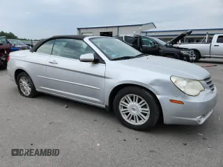 2008 Chrysler Sebring Touring z VIN 1C3LC55RX8N135160, wystawiony jako Copart lot #59419975 z przebiegiem 98 155 mil mil oraz Czysty tytuł • Clean title. Historia ofert i sprzedaży dostępna na DreamBid. Obrazek 4.
