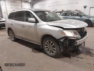 2016 Nissan Pathfinder S with VIN 5N1AR2MM6GC656825, listed as a IAAI auction lot 40979596 with 135,110 mi miles and . Bid and sale history available at DreamBid. Image 1.