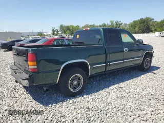 2001 Chevrolet Silverado 1500 LS with VIN 2GCEC19V711372653, listed as a Copart auction lot 52790225 with Not Provided miles and Salvage Title. Bid and sale history available at DreamBid. Image 3.