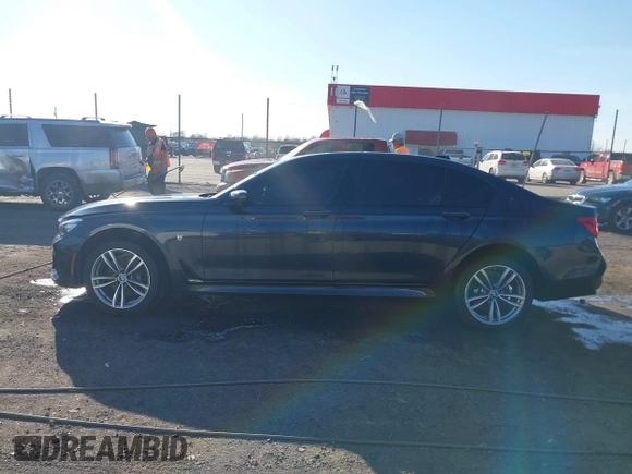 2016 BMW 7 Series 740i с VIN WBA7E2C53GG547930, выставлен на аукционе IAAI как лот 41691844 с пробегом 115 045 миль миль и . История ставок и продаж доступна на DreamBid. Изображение 14.