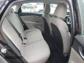 2019 Kia Forte LXS z VIN 3KPF24AD3KE052794, wystawiony jako Copart lot #53907935 z przebiegiem 128 394 mil mil oraz Szkoda całkowita • Salvage title. Historia ofert i sprzedaży dostępna na DreamBid. Obrazek 10.