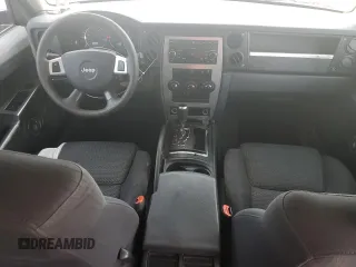 2008 Jeep Commander Sport z VIN 1J8HH48K58C126172, wystawiony jako Copart lot #61961285 z przebiegiem 235 022 mil mil oraz Szkoda całkowita • Salvage title. Historia ofert i sprzedaży dostępna na DreamBid. Obrazek 8.