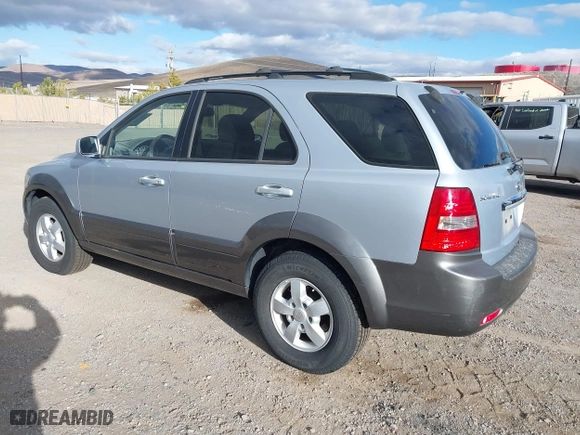 2007 Kia Sorento EX with VIN KNDJC736475664724, listed as a IAAI auction lot 41723879 with 84,952 mi miles. Bid and sale history available at carsss.com. Image 3.