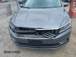 2017 Volkswagen Passat SE with VIN 1VWBT7A30HC037641, listed as a IAAI auction lot 42561616 with 119,614 mi miles and . Bid and sale history available at DreamBid. Image 21.