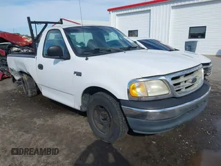 2001 Ford F-150 XL z VIN 3FTZF172X1MA58618, wystawiony jako IAAI lot #41598020 z przebiegiem Nie podano mil oraz . Historia ofert i sprzedaży dostępna na DreamBid. Obrazek 1.