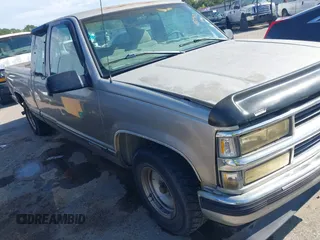 1998 Chevrolet Silverado 1500 with VIN 2GCEC19M2W1232914, listed as a IAAI auction lot 40759021 with 331,518 mi miles and . Bid and sale history available at DreamBid. Image 1.